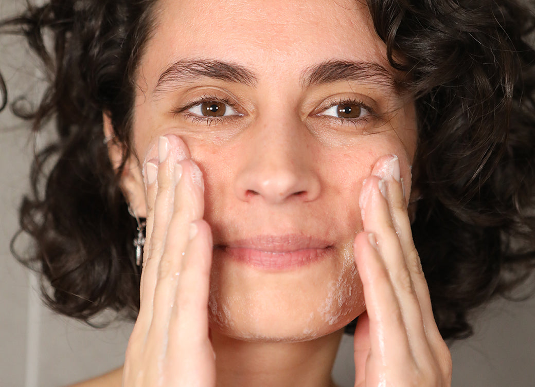 Comment Faire Un Bon Nettoyage De Peau à La Maison